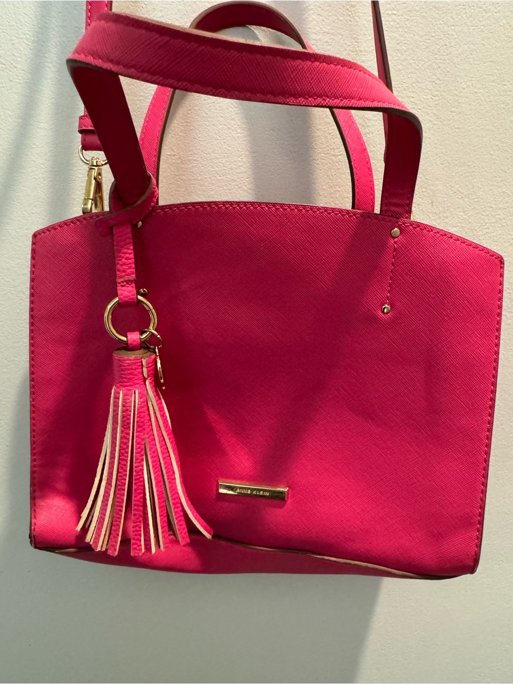 Women’s Anne Klein Shoulder Tote/Bag Pink satchel w/gold hardware & tassel